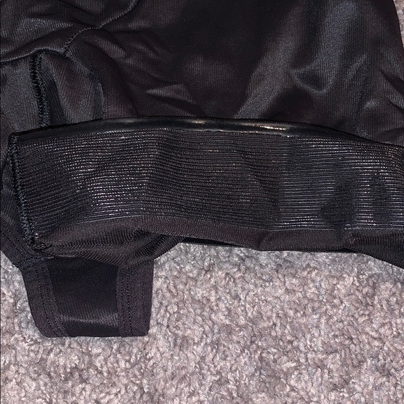 Compression garment - Picture 4 of 4